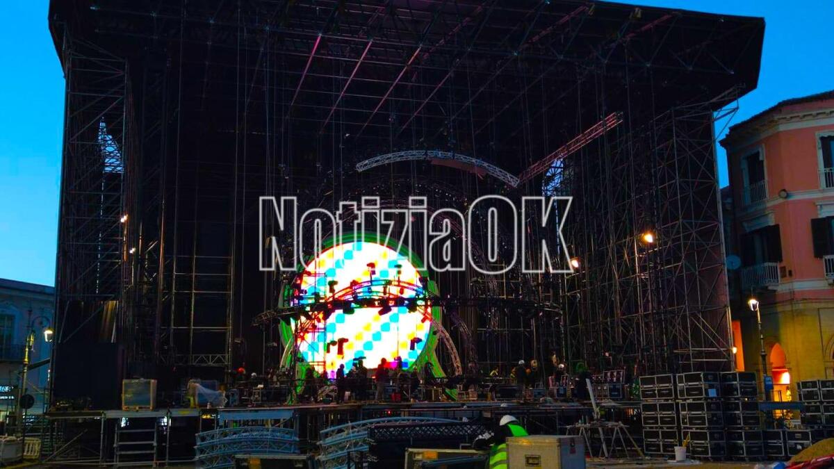 #CapodannoRai - Prove di luci in Piazza Pitagora: è già aria di Concertone - 