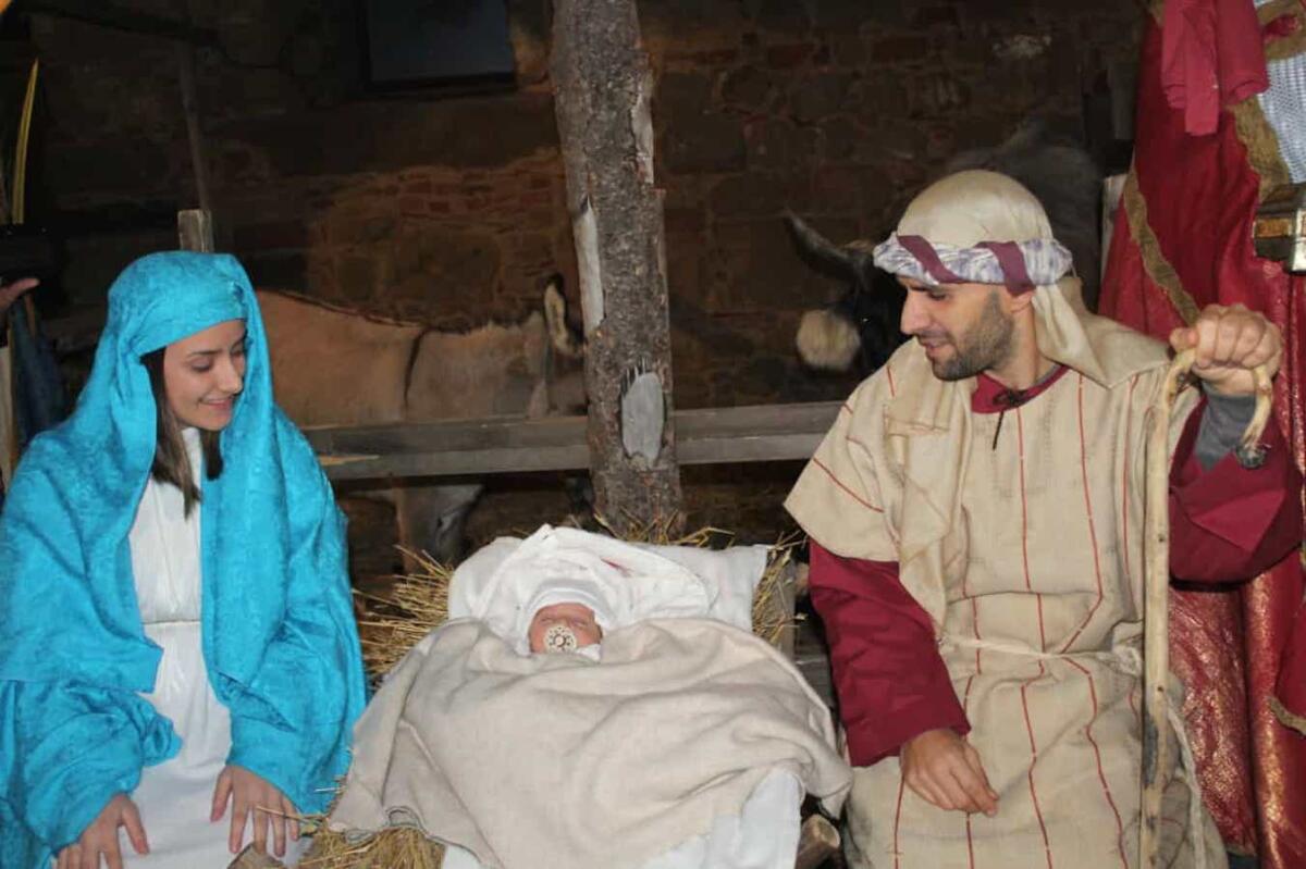 Strongoli - Il Presepe vivente nel castello regala tante emozioni (FOTO) - 