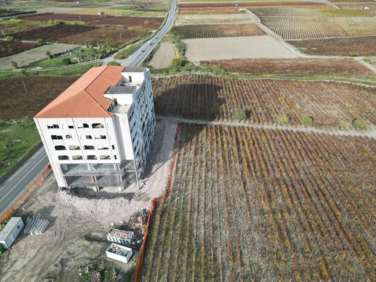Melissa - 400 chilogrammi di dinamite pronte a far esplodere Palazzo Mangeruca: chiusura di un tratto della SS 106 - 