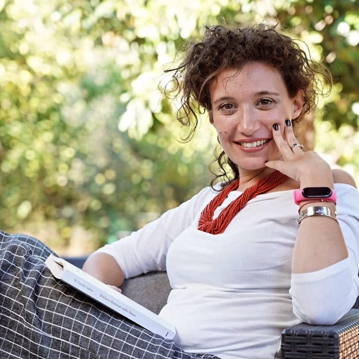 Crotone - "Da zero a supereroe", Marzia Scalera presenta il suo libro - 