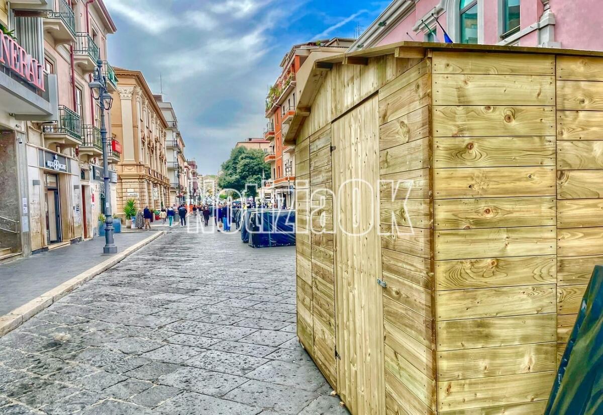 Crotone - Arrivate le Casette di Natale: dialogo tra commercianti e Comune - 