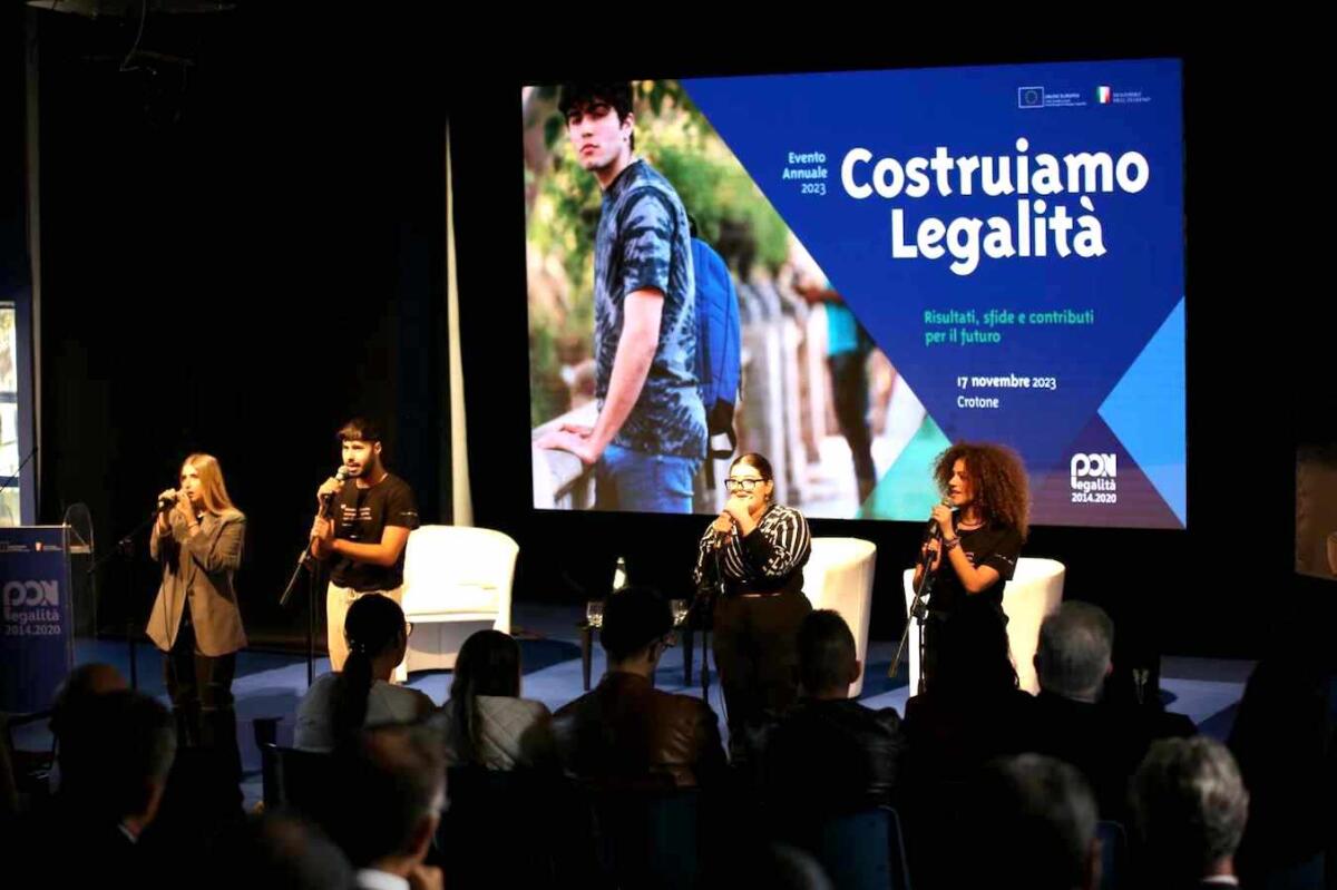 Crotone - Le note di libertà degli studenti del Pertini-Santoni - 