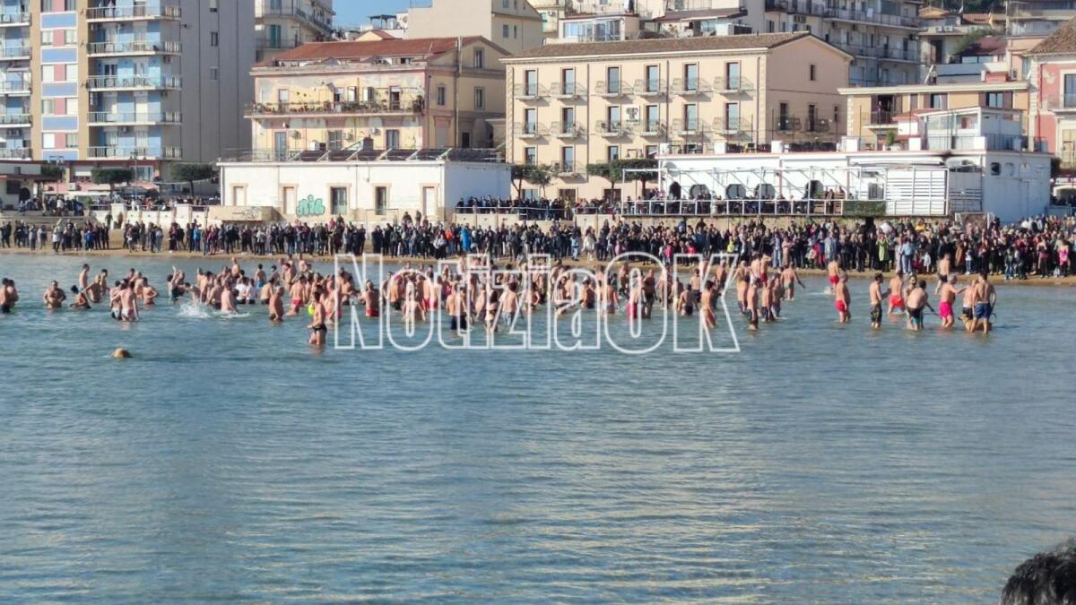 Crotone - Conto alla rovescia per il tuffo di Capodanno - 