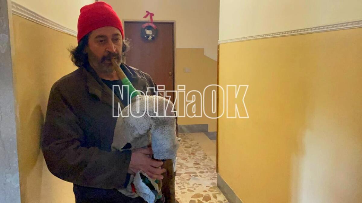 (VIDEO) Gli zampognari, la tradizione natalizia a Crotone è viva più che mai - 