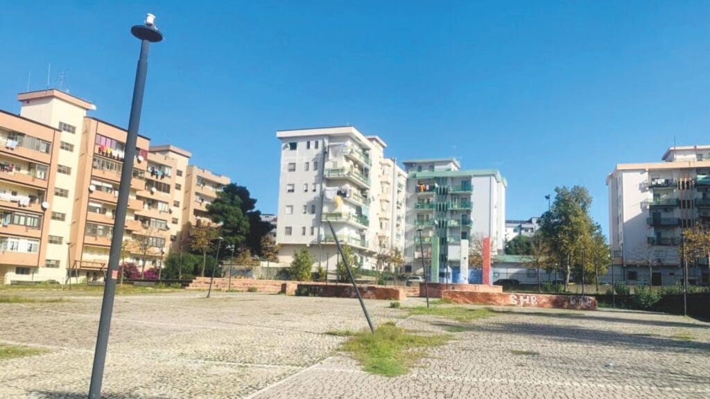 La piazza oggi in condizioni poco dignitose