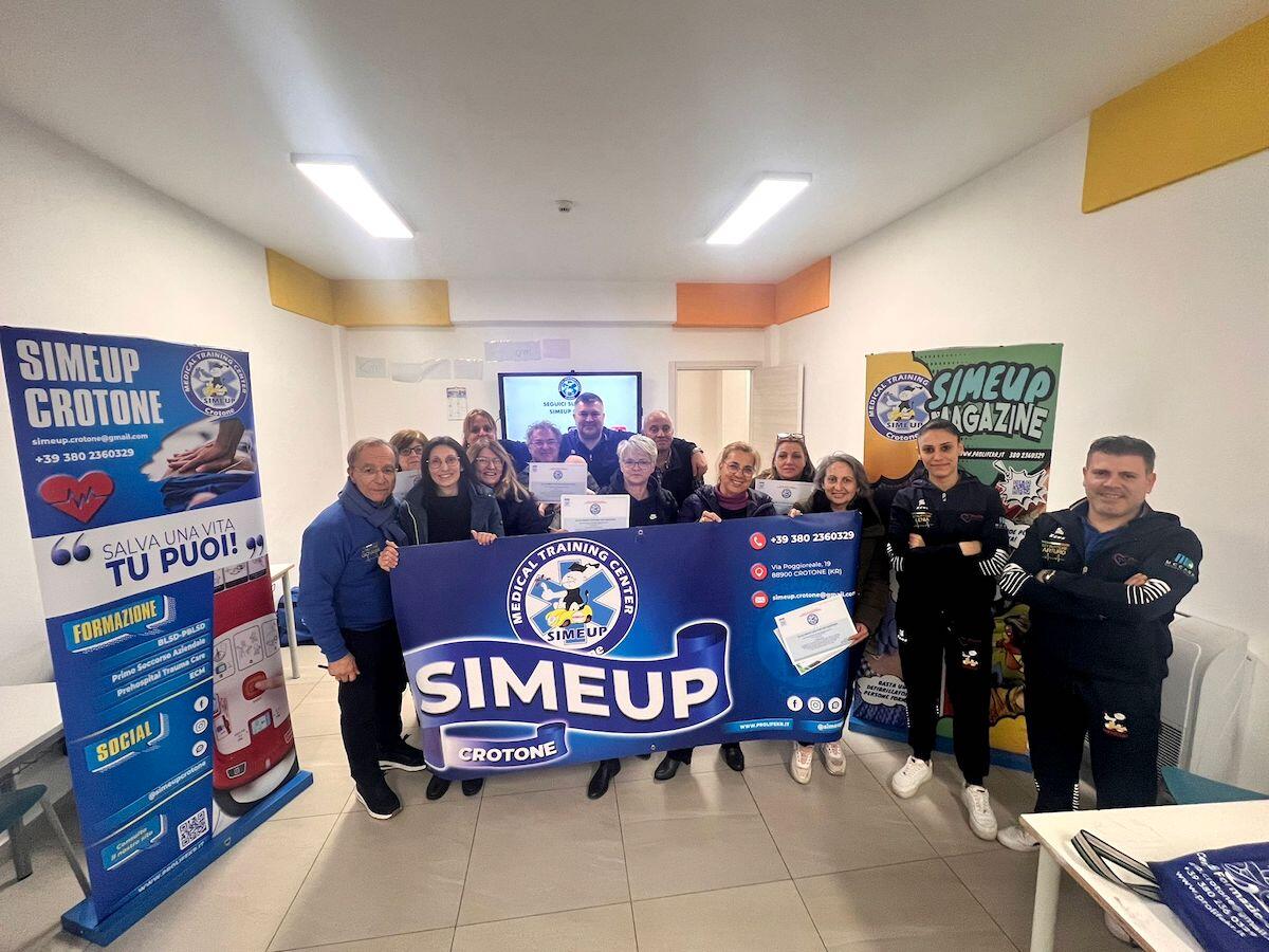 Verzino - All'istituto comprensivo il corso BLSD con la Simeup - 