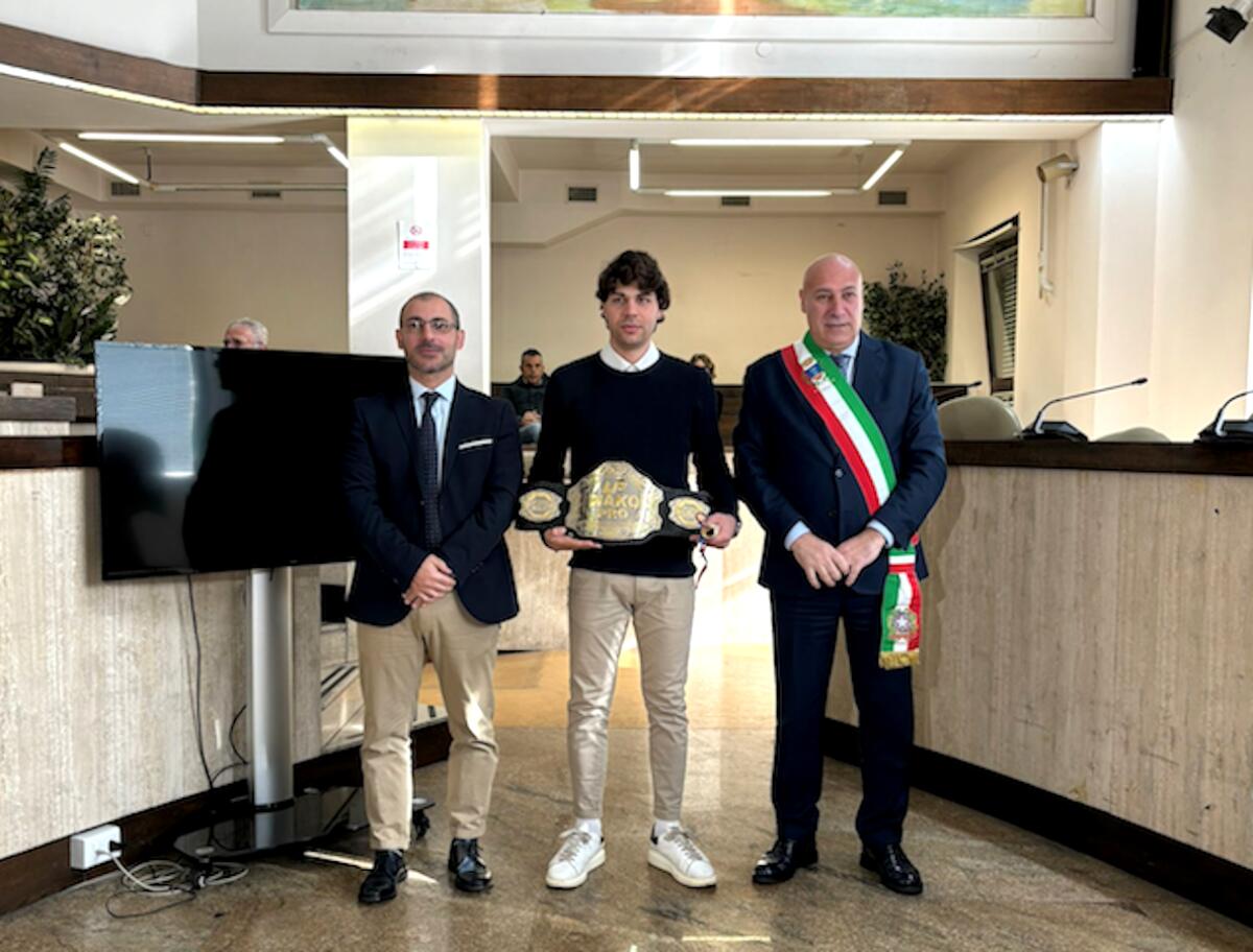 Crotone - Encomio solenne al campione Ruggiero: «La città merita un palcoscenico mondiale» - 