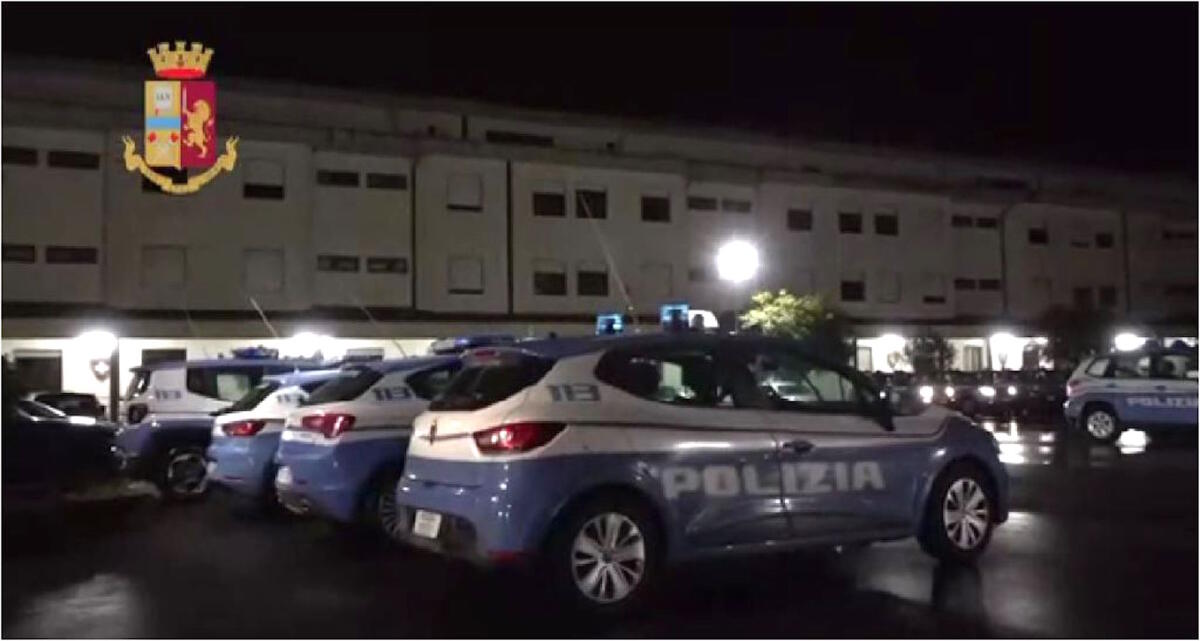 Cosenza - Controlli serrati a persone sottoposte agli obblighi di legge. Arrestato un  36enne. - 