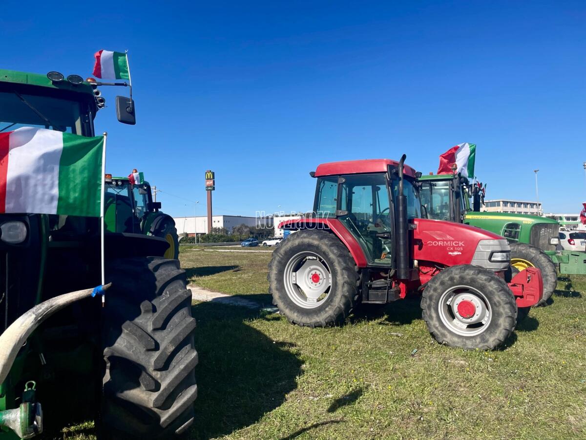 Vertice UE: gli agricoltori manifestano a Bruxelles contro le "schizofrenie europee" - 