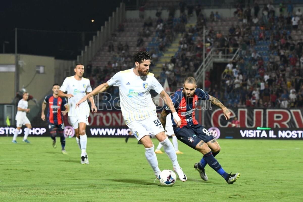 CerignolaCrotone 4-2 | Cerignola maledetto per il Crotone di Zauli - 