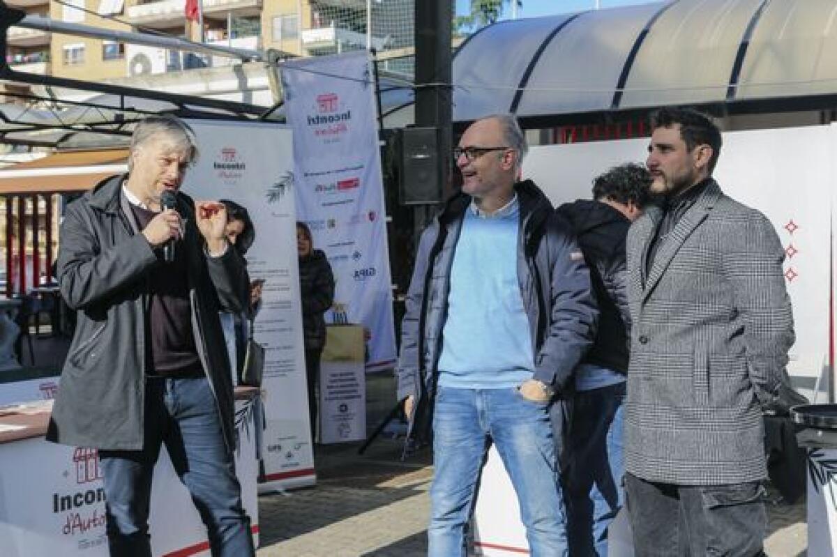 A Roma, 'Incontri d'autore' fa tappa al mercato di Cinecittà Est - 