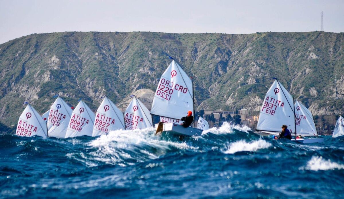Club Velico Crotone, manca poco all'International Carnival Race - 