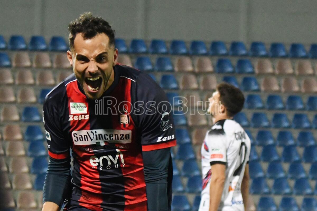 #TurrisCrotone 0-4 | Tumminello e Gomez, la "TuGo" si conferma coppia d'oro di Serie C - Stadio Ezio Scida
Lega Pro 2023-2024
Nella foto: Guido Gomez festa gol