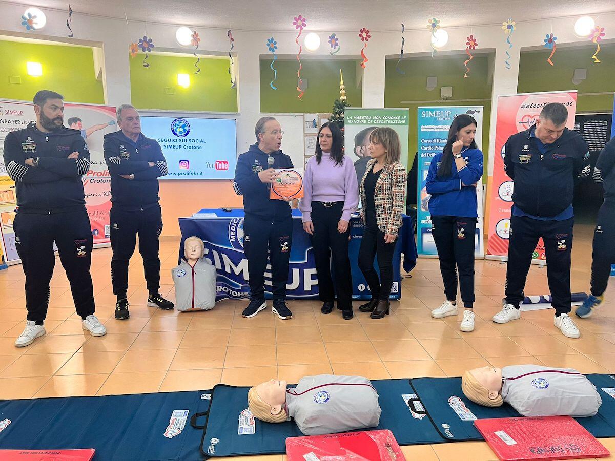 Un Cuore Protetto, una Comunità Rafforzata: Giornata di Formazione BLSD alla Scuola Giovanni XXIII di Torre Melissa - 
