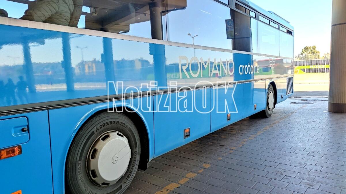 Casabona, il Comune chiede la sospensione del passaggio degli autobus nel centro abitato - 