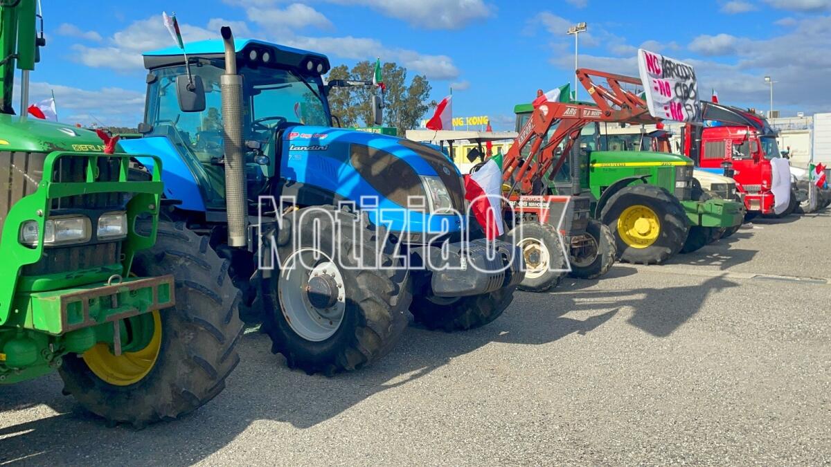 Continua la protesta degli agricoltori, oggi un'altra giornata di rallentamenti - 