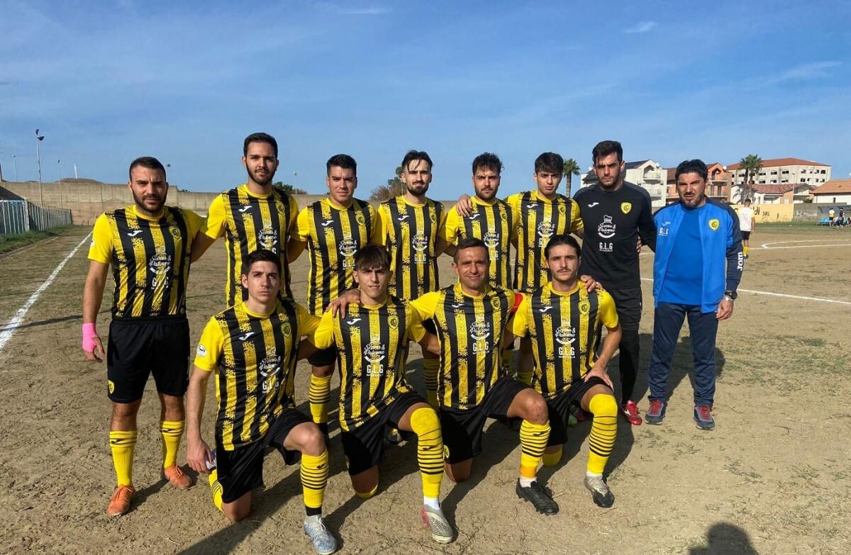 Calcio - A.S. Cutro-AEK Crotone, un derby tutto crotonese - 