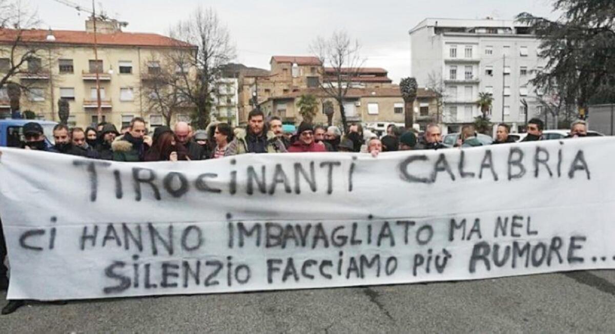 I Sindacati: «Sui 4000 tirocinanti calabresi occorre fare fronte comune» - 
