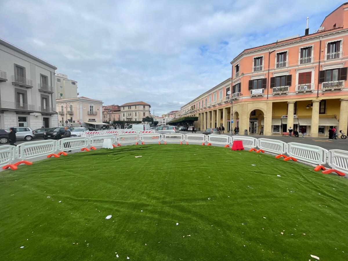Crotone - Riqualificazione di Piazza Pitagora: si apra il dibattito  in città - 