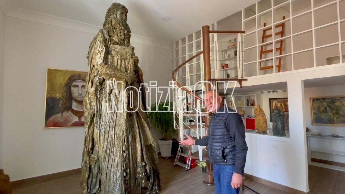 Crotone - Piazza Pitagora e la statua, c'è la volontà dell'ente comunale - 