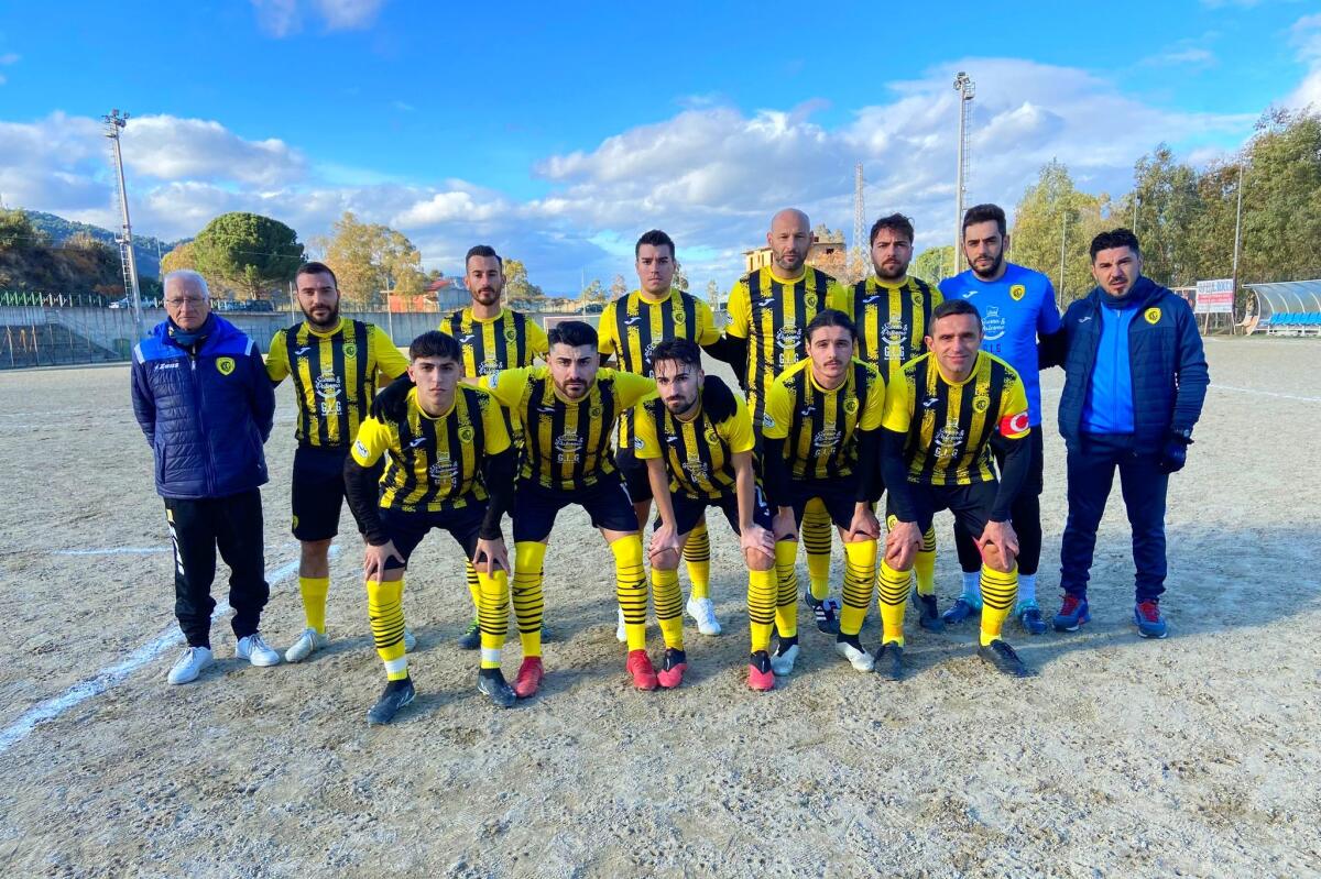 Prima Categoria - All'Aek Crotone il derby contro il San Mauro, vittoria dello Scandale sul Cirò Marina - 
