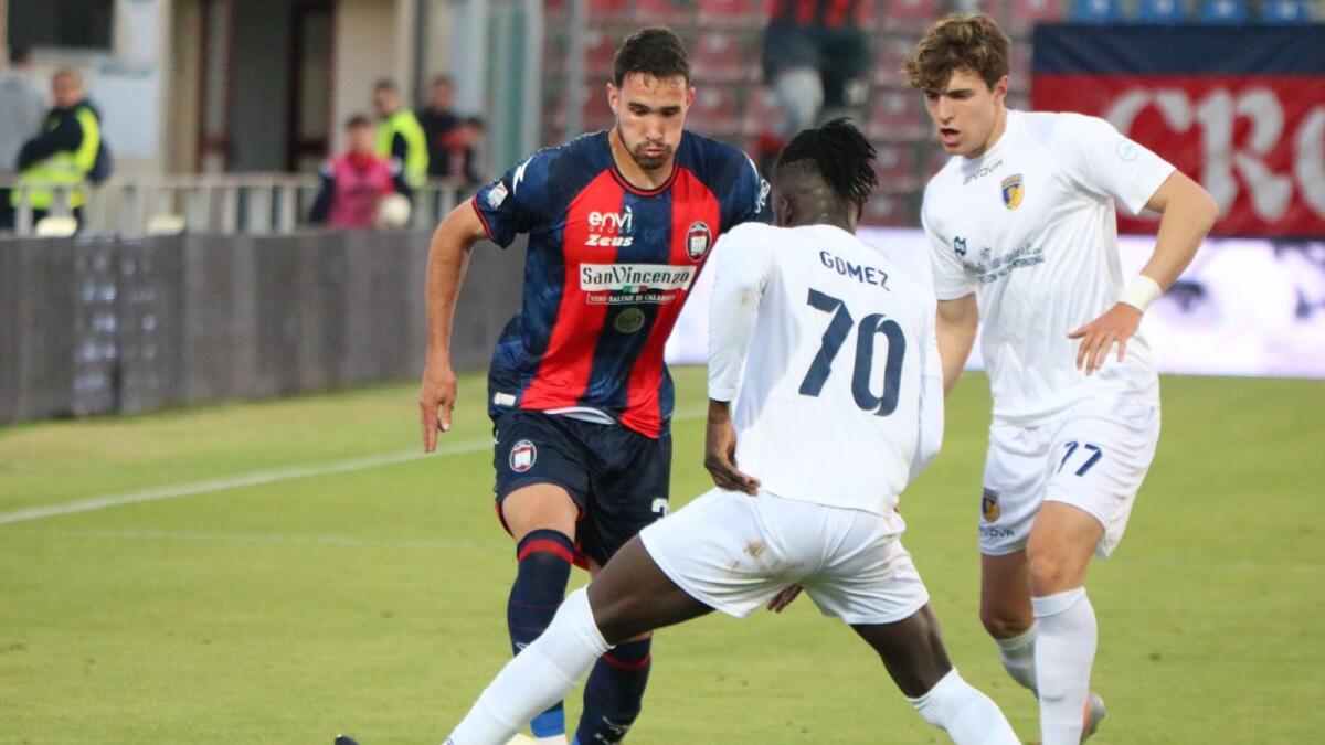 Calciomercato | Crotone - Nuova uscita  dal Crotone: Spaltro passa al Potenza - 