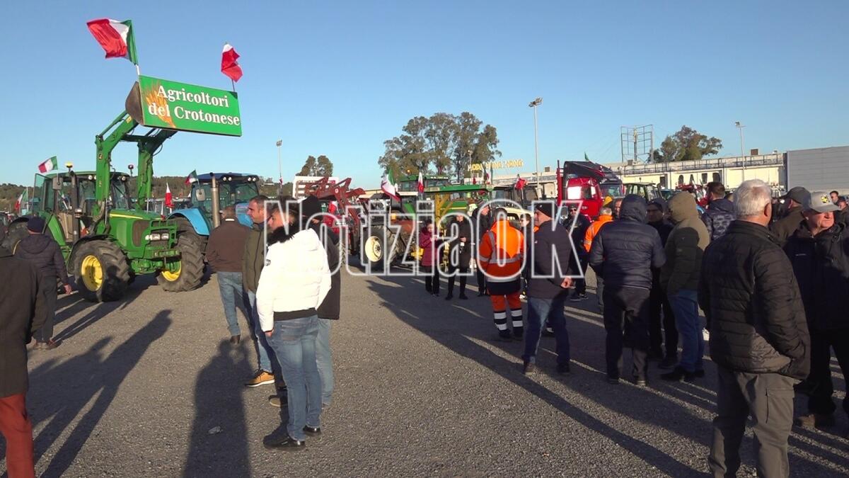 Crotone, la protesta degli agricoltori riprende oggi pomeriggio - 