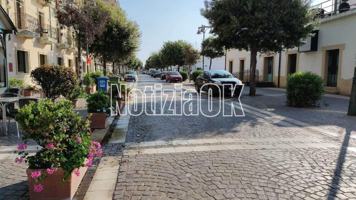Crotone - Ztl lungomare, online istanza per titolari di box auto e passaggio persone con abilità diverse - 