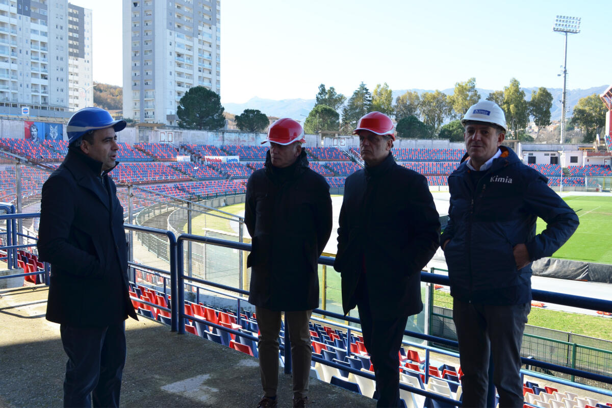 Cosenza - Aperto allo Stadio San Vito-Marulla il cantiere per la messa in sicurezza della Tribuna Rao - 
