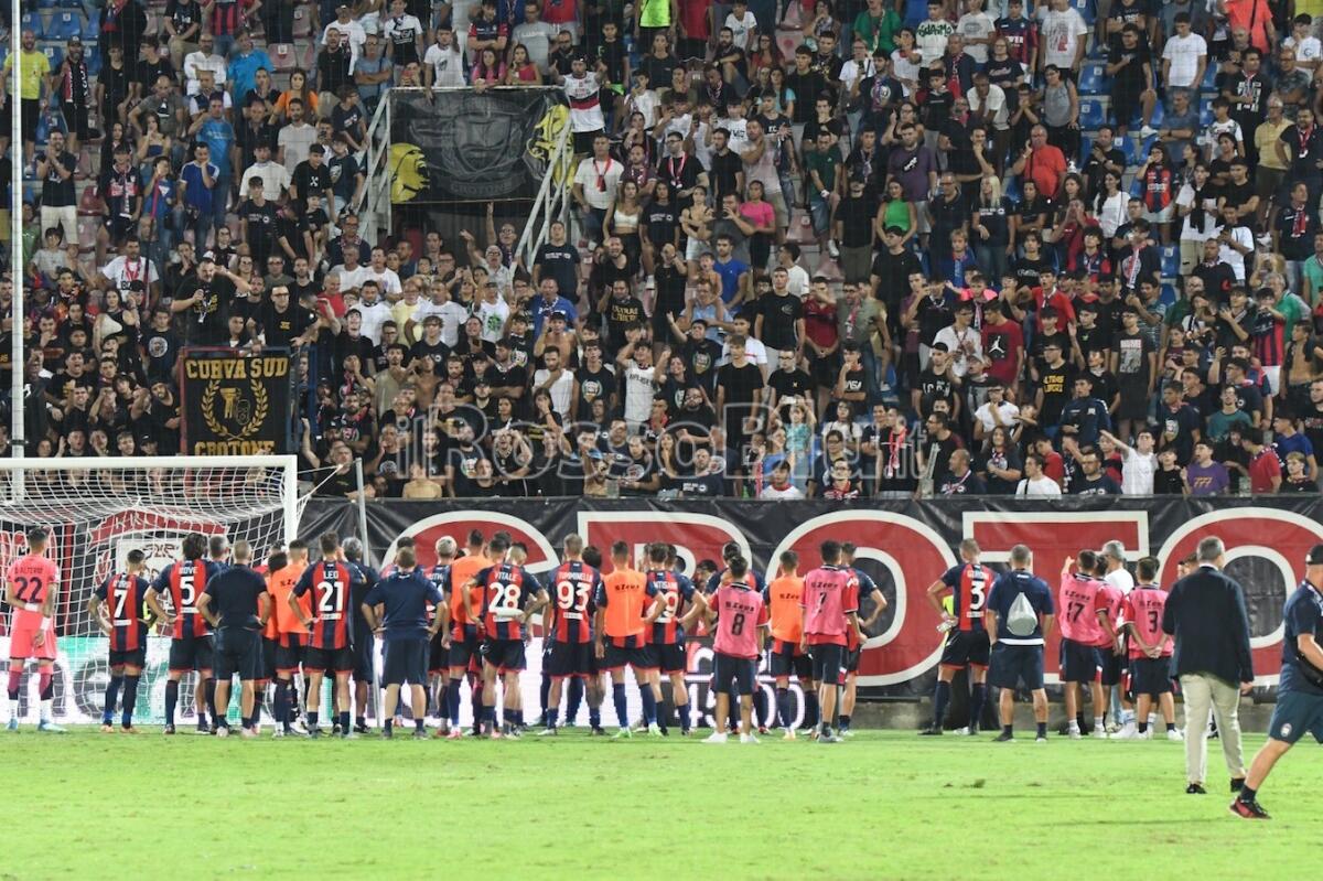 Sondaggio | Calciomercato, Crotone: in quale reparto servono i rinforzi? - 