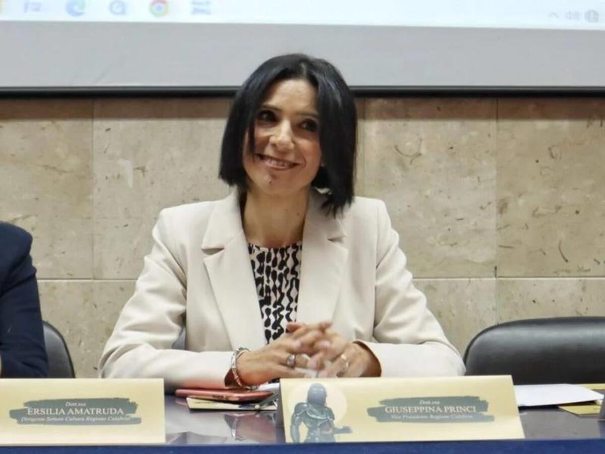 Princi inaugura la Biblioteca di Caulonia: "Finanziati 84 interventi: i libri sono sempre più veicolo di cambiamento" - 