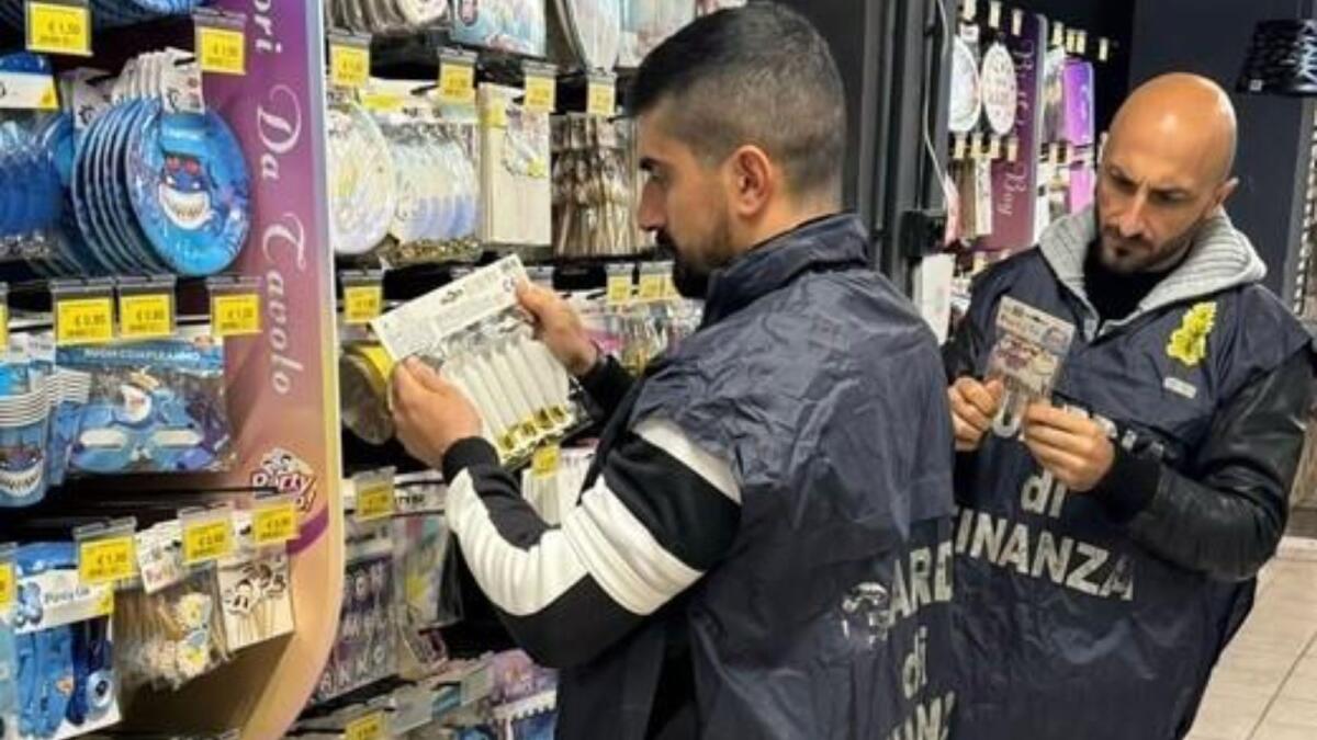 (Foto) Sequestrati oltre 320 mila prodotti di Carnevale non sicuri - 