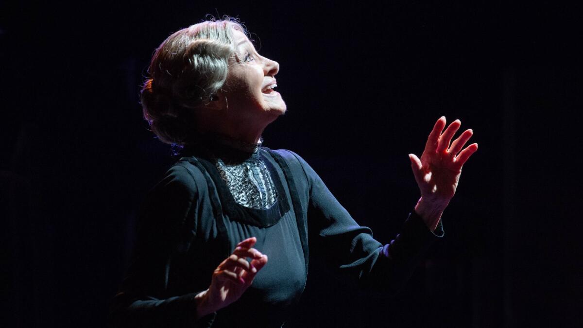 Crotone, tutto esaurito al Teatro Apollo per "Così è (se vi pare) con Milena Vukotic - 