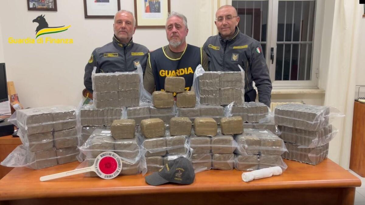 Cronaca - Arrestato corriere della droga trasportava 125 kg di stupefacente - 
