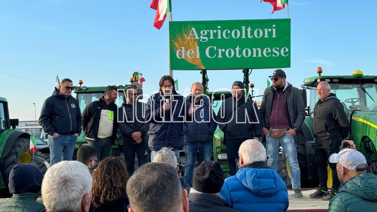 A Crotone Danilo Calvani, leader nazionale della protesta degli agricoltori: «Andremo ai calci di rigore» - 