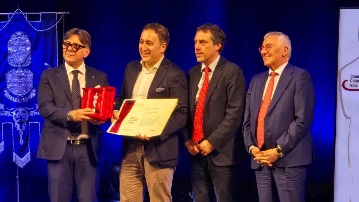 Anni di fedeltà al lavoro e progresso economico: premiata la Cantina Ippolito 1845 - 