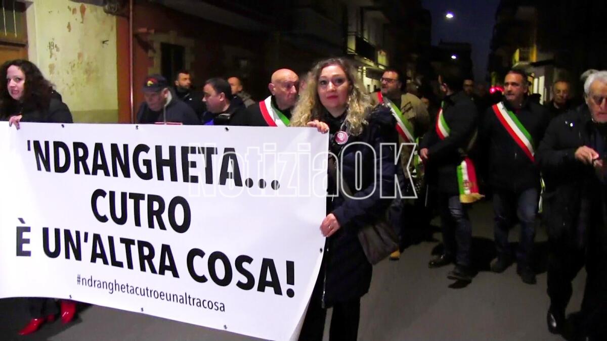 "Donne Città di Cutro" in piazza contro il racket - 