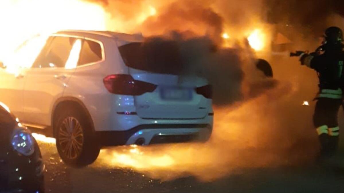 Crotone, incendiata l'automobile del segretario dell'Ordine degli Avvocati - 