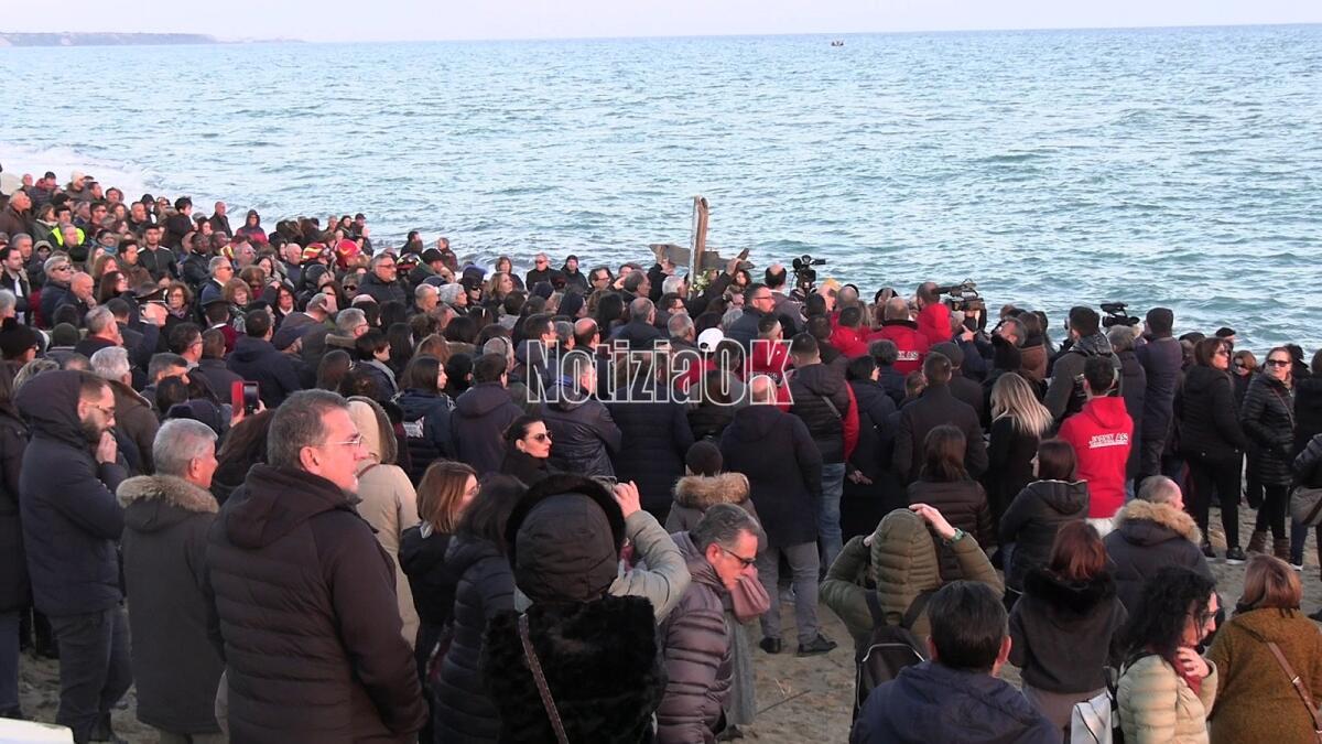 26 febbraio, Crotone e Cutro non dimenticano la tragedia di migranti - 