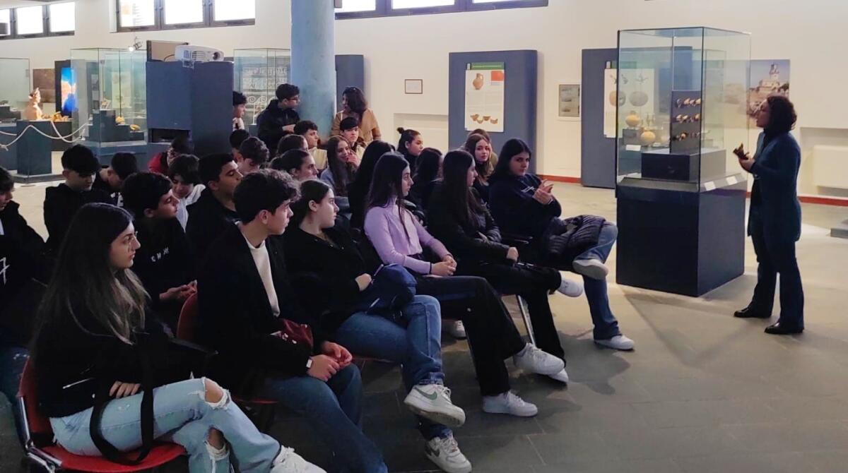 Crotone - Gli studenti scoprono la Dea Hera - 