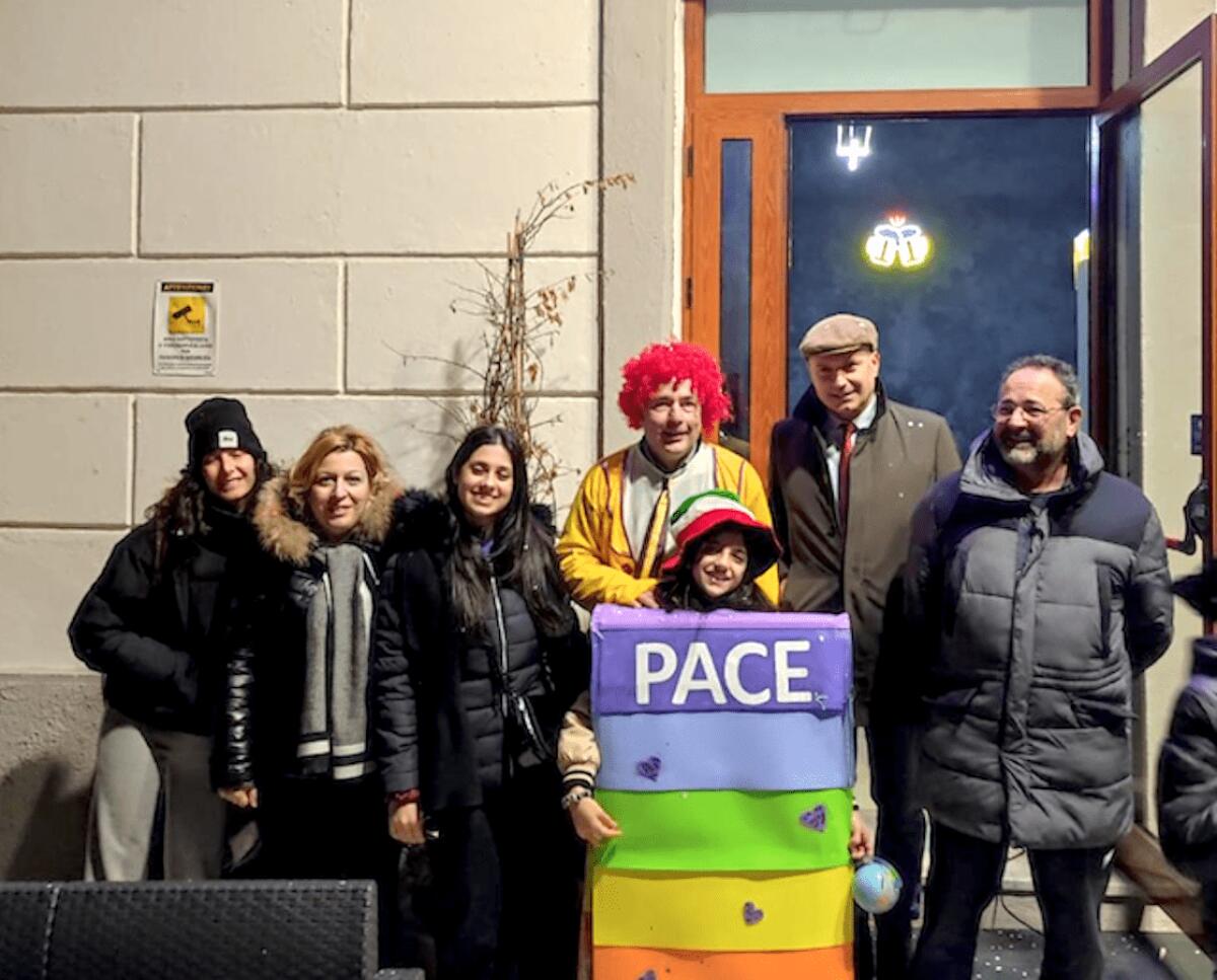 Crotone - Al Carnevale delle Nazioni vince la partecipazione e la Pace - 