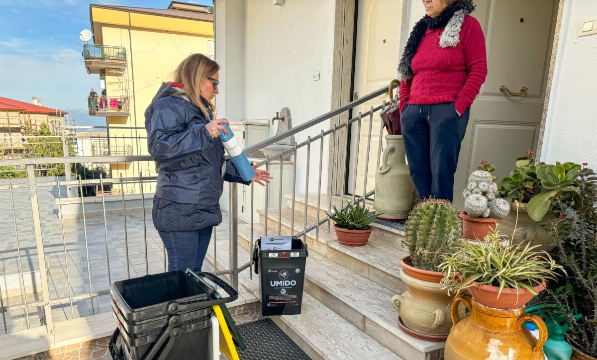 Corigliano-Rossano - Consegnati i nuovi kit di Igiene Urbana - 