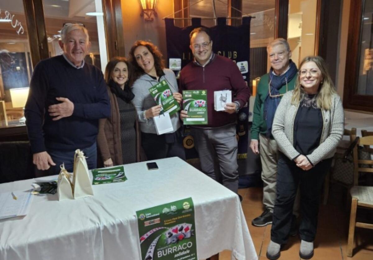 Torneo di Burraco Solidale, il Lions Club Cirò Marina destina il soldi raccolti all'acquisto di voluti per la Biblioteca - 