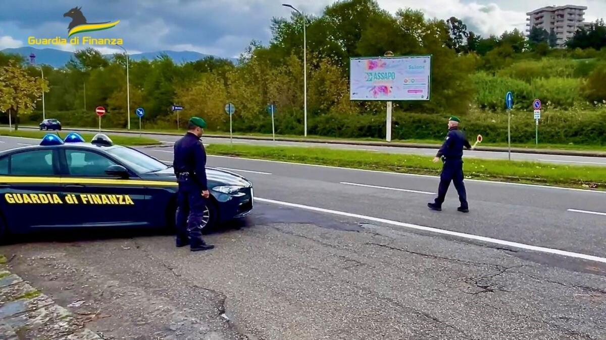 Cronaca - Fermato in auto con mezzo kilo di cocaina per un valore di oltre 120 mila euro - 