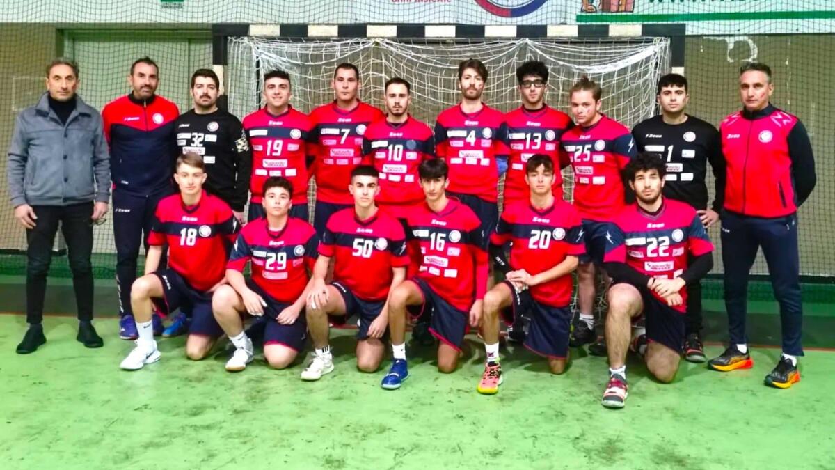 Pallamano Crotone battuta dal Fasano ma ci sono segnali di ripresa - 