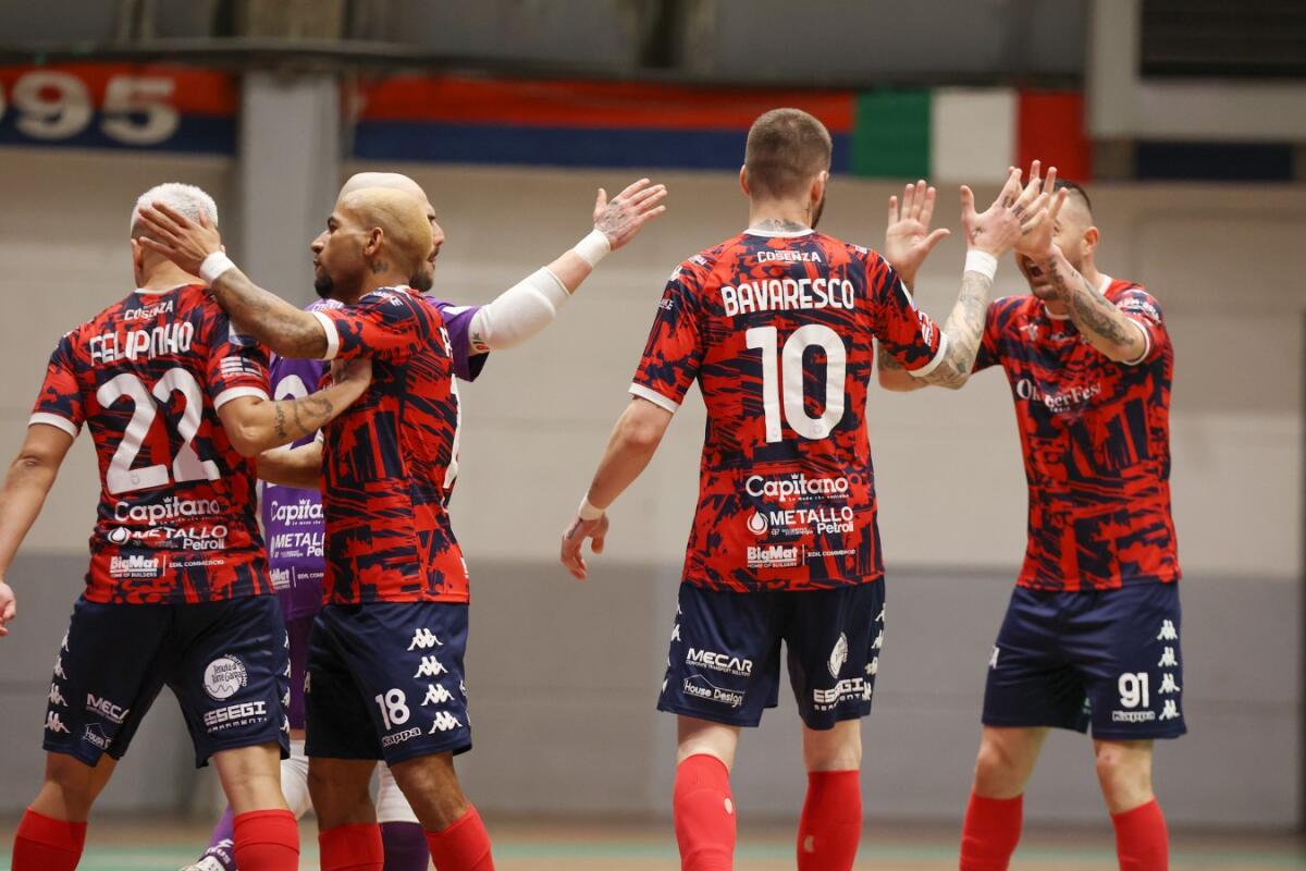 Calcio a 5 - Lupi già all'opera: oggi turno infrasettimanale per il Cosenza - 
