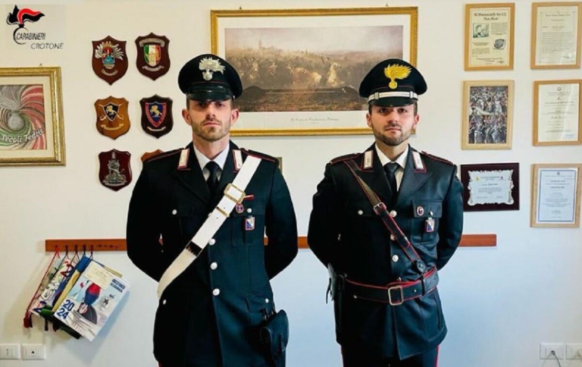 Stazione di Caccuri, arrestato un uomo per possesso di marijuana - 