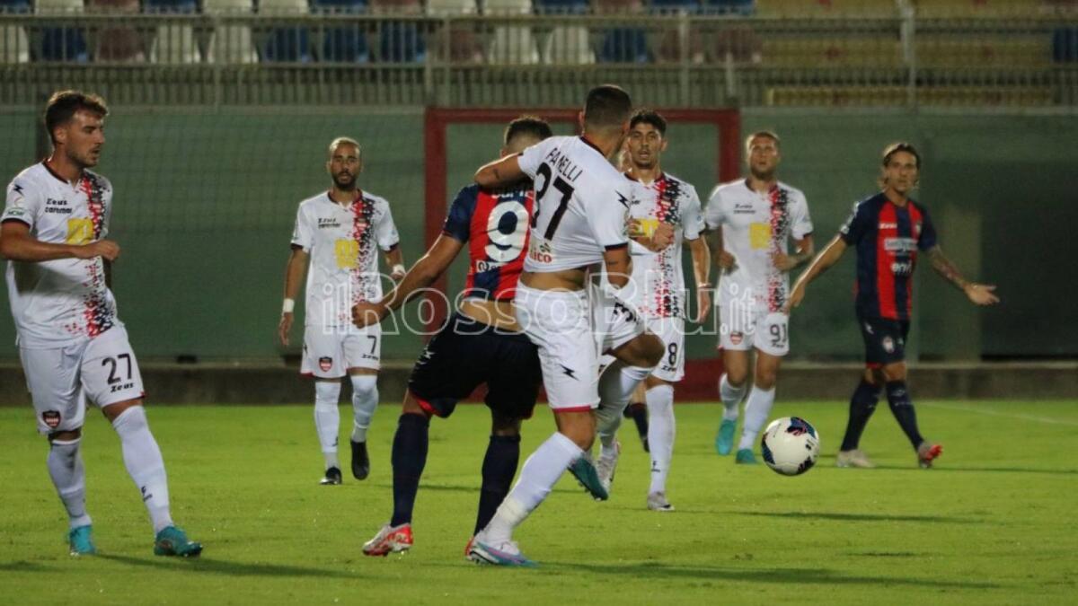 #SorrentoCrotone | Rossoneri squadra più in forma: 13 punti in 5 partite, è un’escalation - 