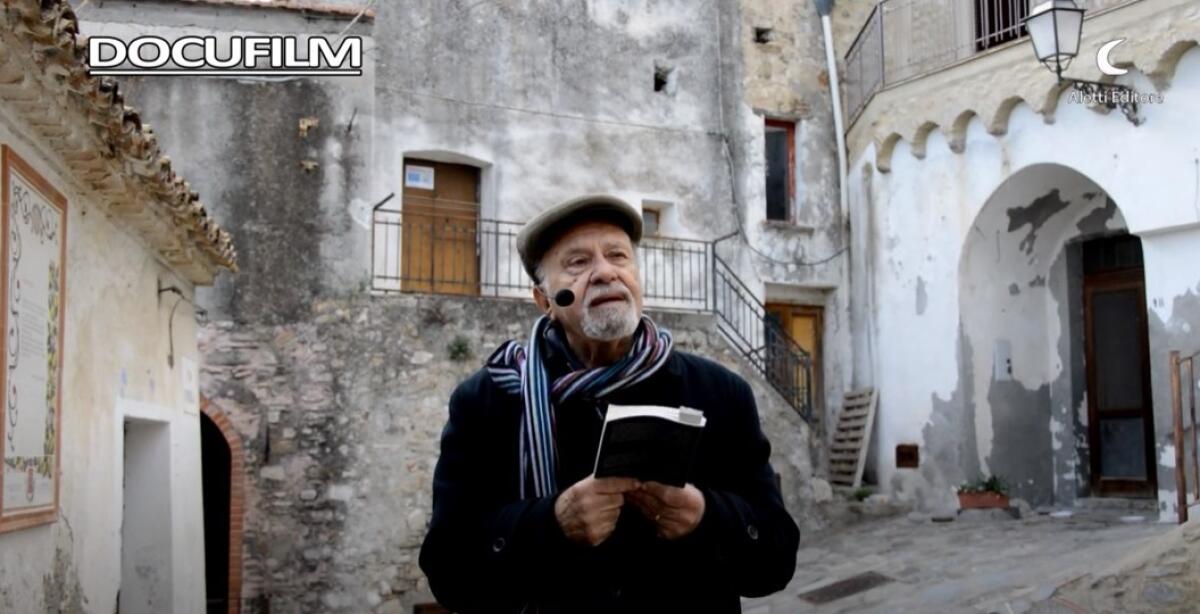 Rocca Imperiale - Maestro di Yoga gira il suo docufilm nel “Paese della Poesia” - 