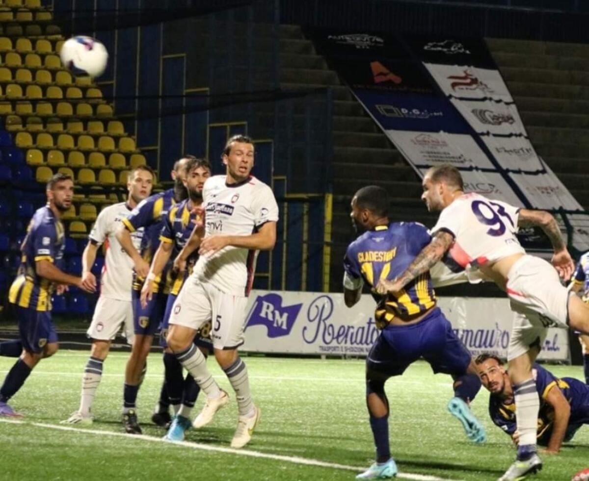 Serie C | Giudice Sportivo: Giugliano senza due calciatori nella sfida di Crotone - 